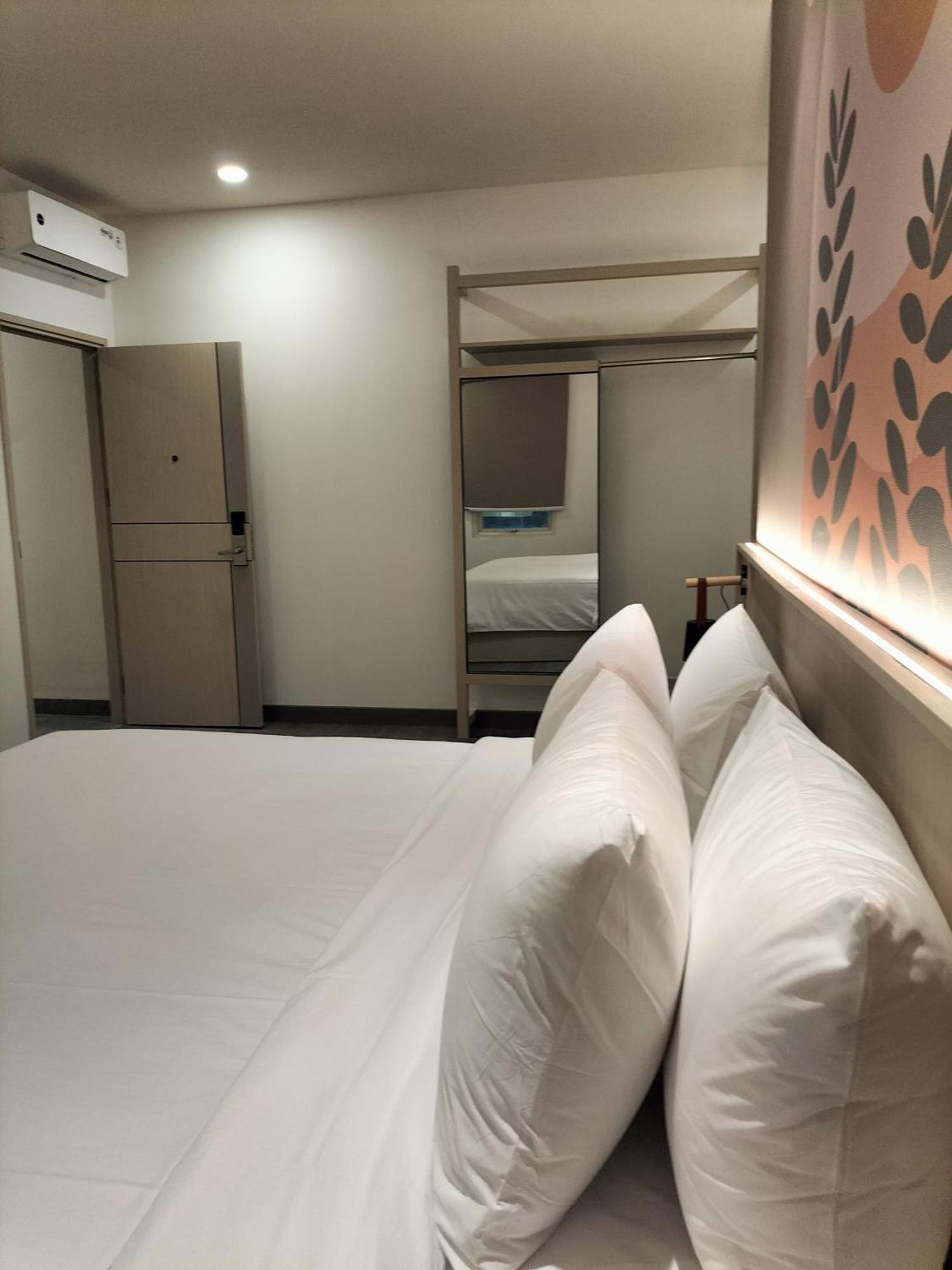 True Blue Hotel Menteng Jakarta Exterior photo