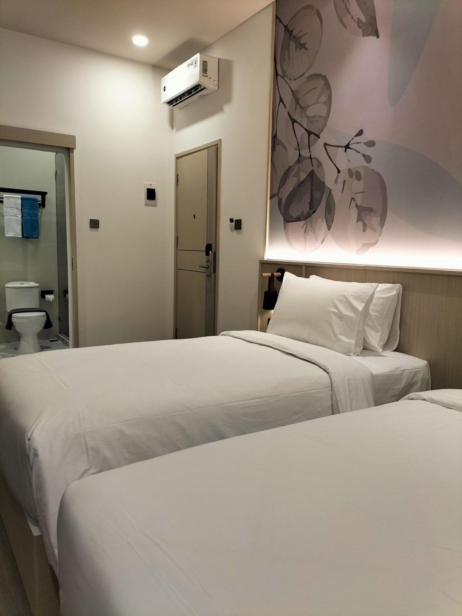 True Blue Hotel Menteng Jakarta Exterior photo
