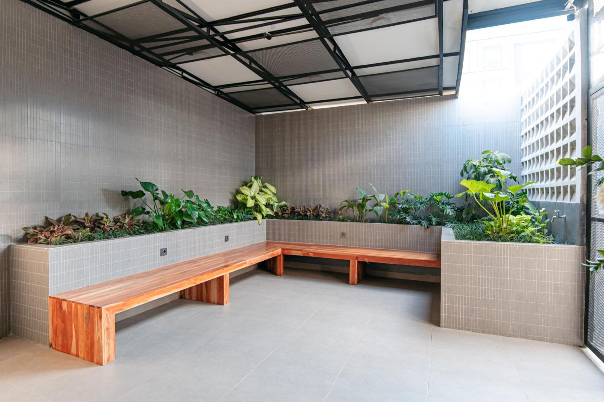 True Blue Hotel Menteng Jakarta Exterior photo